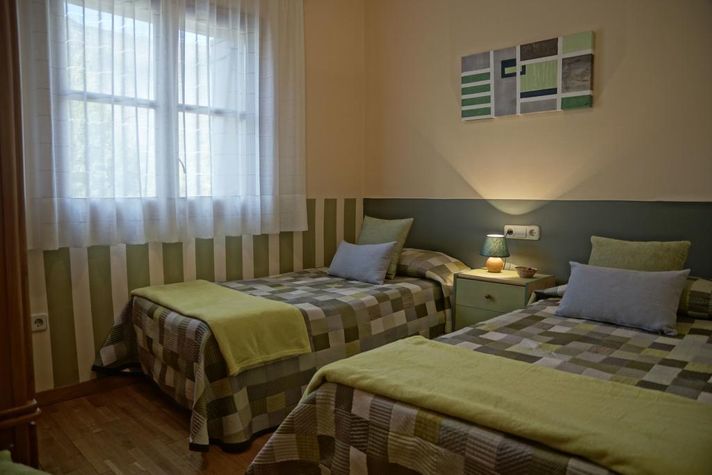 Apartaments El Ribal Valencia D'Aneu Exterior foto