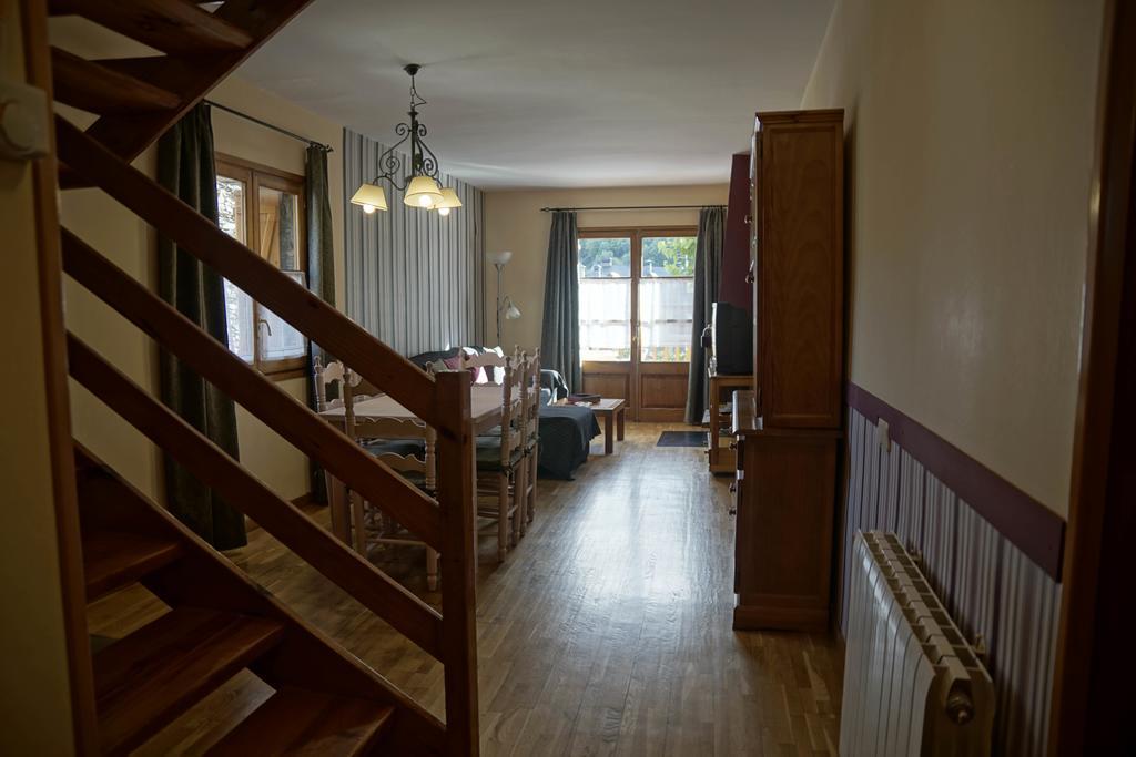 Apartaments El Ribal Valencia D'Aneu Exterior foto