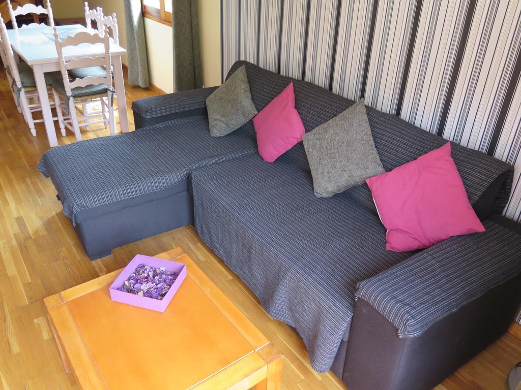 Apartaments El Ribal Valencia D'Aneu Exterior foto