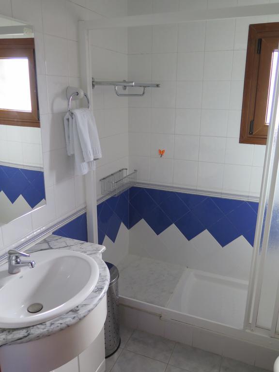 Apartaments El Ribal Valencia D'Aneu Exterior foto