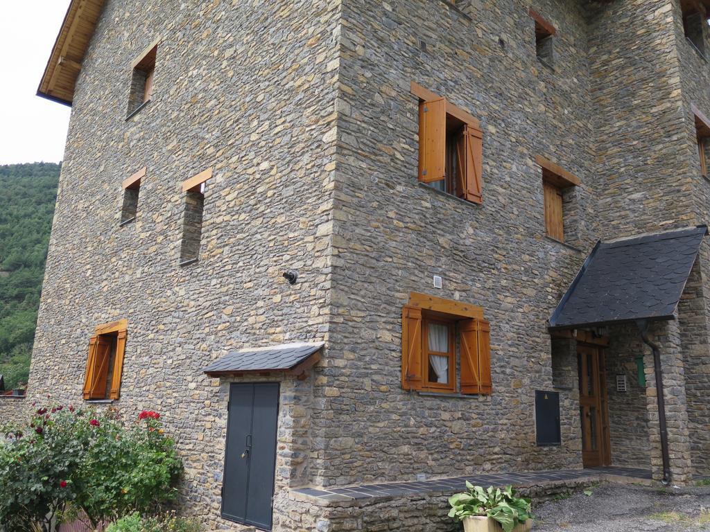Apartaments El Ribal Valencia D'Aneu Exterior foto