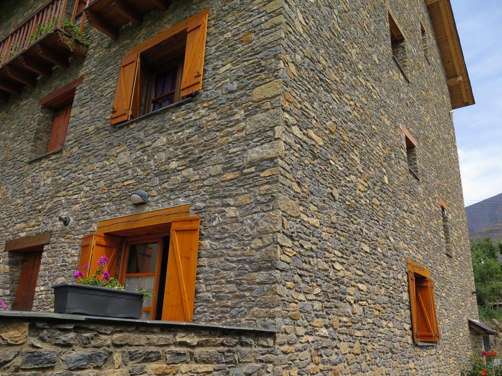 Apartaments El Ribal Valencia D'Aneu Exterior foto