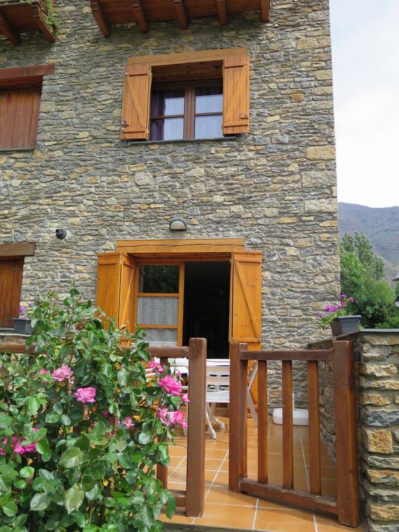 Apartaments El Ribal Valencia D'Aneu Exterior foto